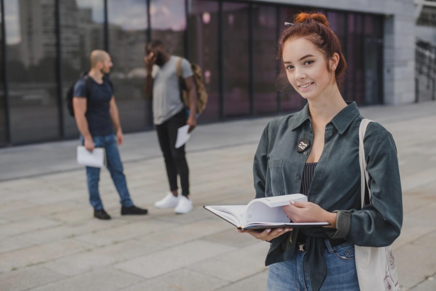 Espacio de trabajo profesional donde desarrollamos estrategias financieras personalizadas